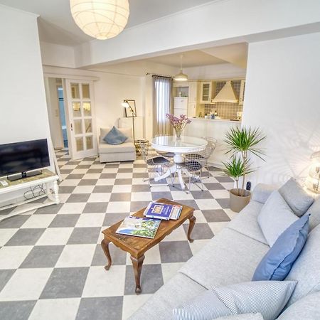 Stylish, Cozy 2-Bdr Flat In Andros Town By Explore Andros Exterior photo