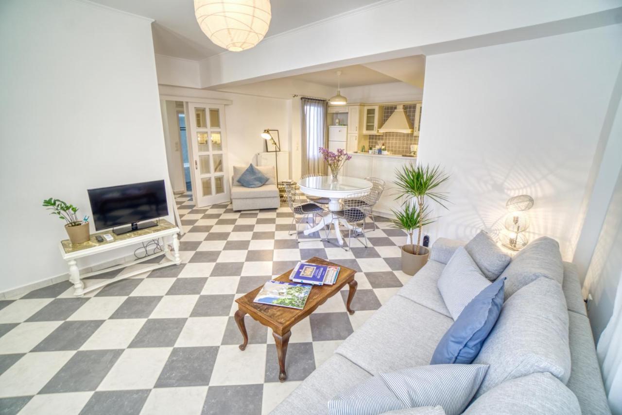Stylish, Cozy 2-Bdr Flat In Andros Town By Explore Andros Exterior photo