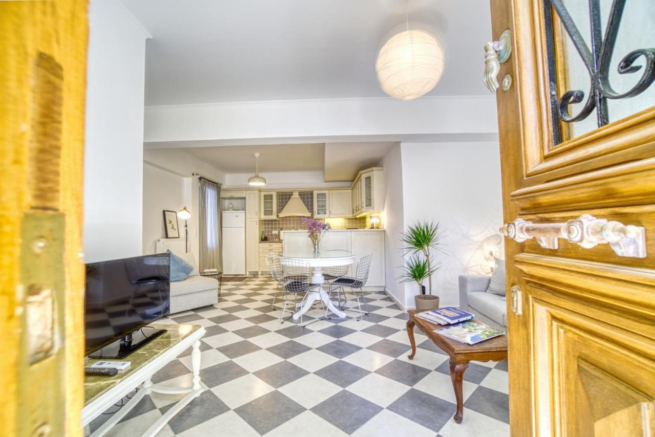 Stylish, Cozy 2-Bdr Flat In Andros Town By Explore Andros Exterior photo