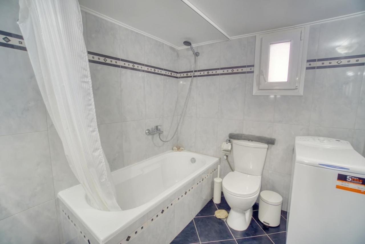 Stylish, Cozy 2-Bdr Flat In Andros Town By Explore Andros Exterior photo