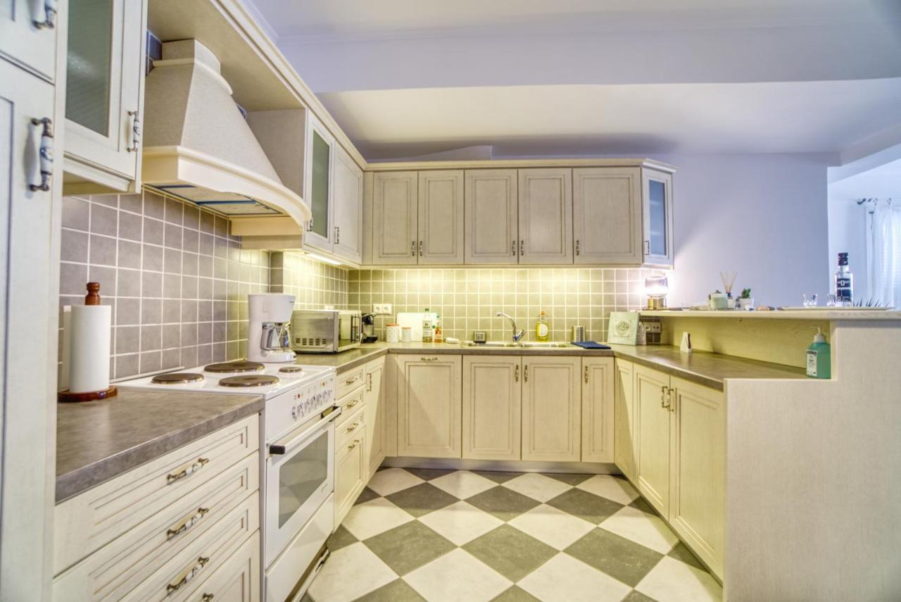 Stylish, Cozy 2-Bdr Flat In Andros Town By Explore Andros Exterior photo