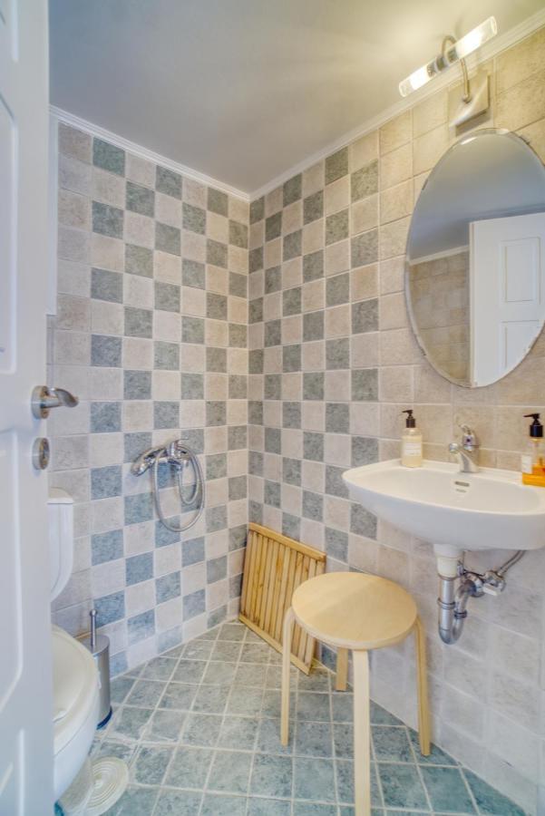 Stylish, Cozy 2-Bdr Flat In Andros Town By Explore Andros Exterior photo