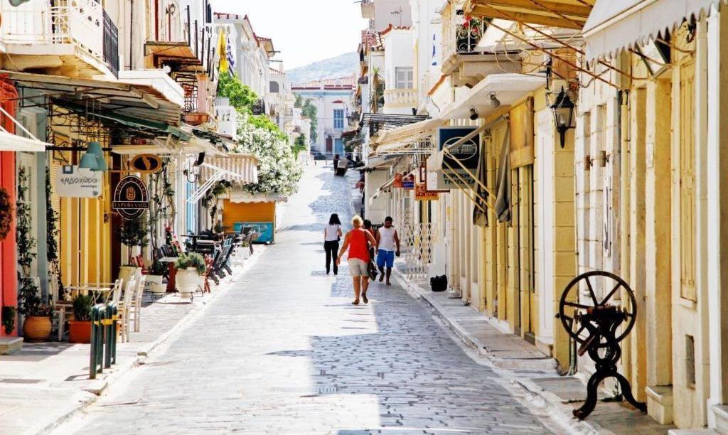 Stylish, Cozy 2-Bdr Flat In Andros Town By Explore Andros Exterior photo