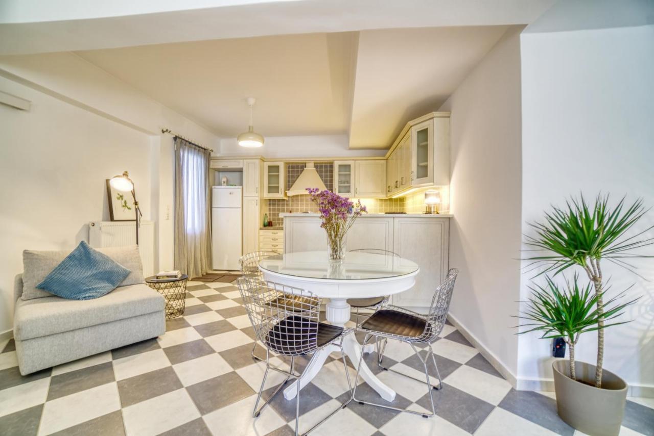 Stylish, Cozy 2-Bdr Flat In Andros Town By Explore Andros Exterior photo